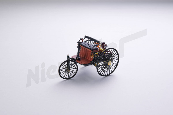 M 02 042 - Benz gepatenteerde auto 1886 1:18 Norev