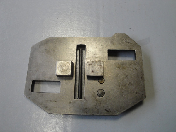 A 26 086 - Guide plate in gearbox cover