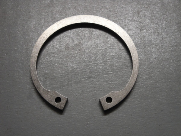 C 35 172 - Retaining ring in the joint fork