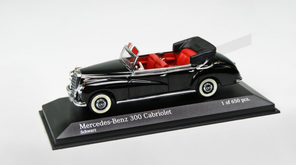 M 01 013 - M.B. 300 Cabrio 1952 zwart W186 1: 43 Minichamps 1 van 650 min.