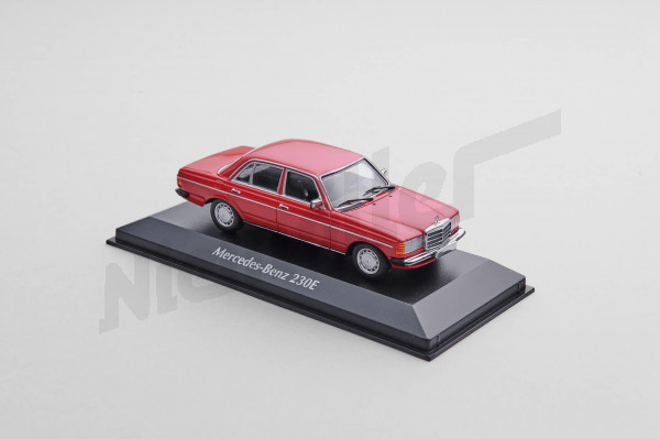 M 01 040 - M.B. 230E Sedan rosso 1982 W123