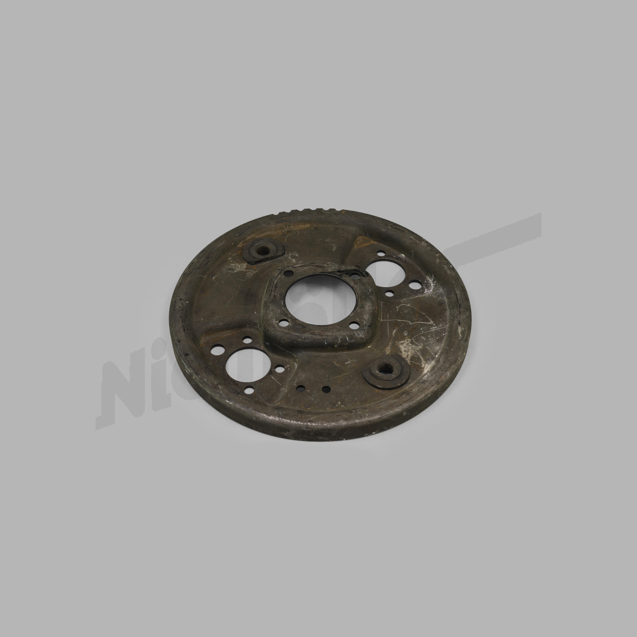 C 42 013 - Plaque de support de frein droite