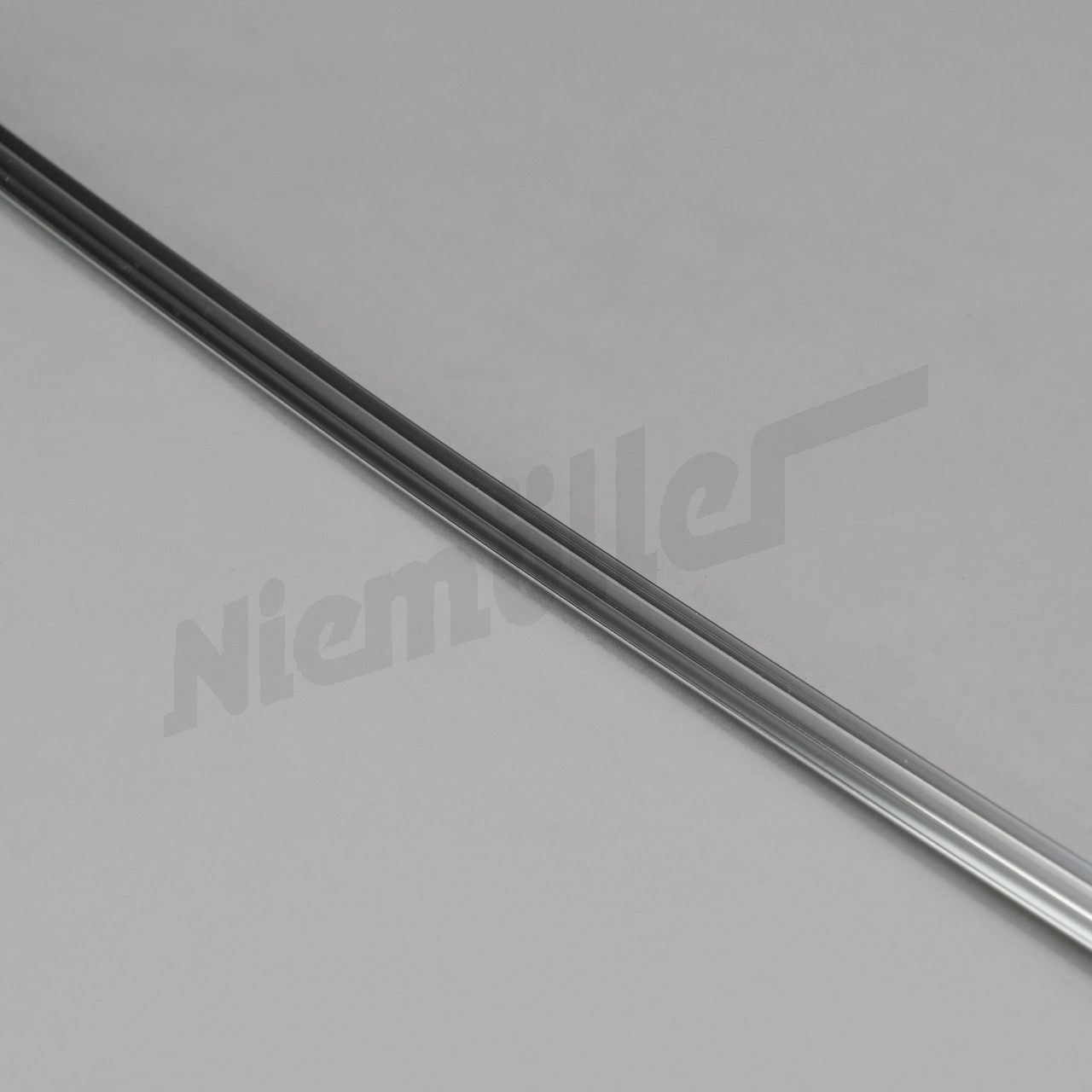 C 67 042a - Zierrahmen für Rückwandfenster