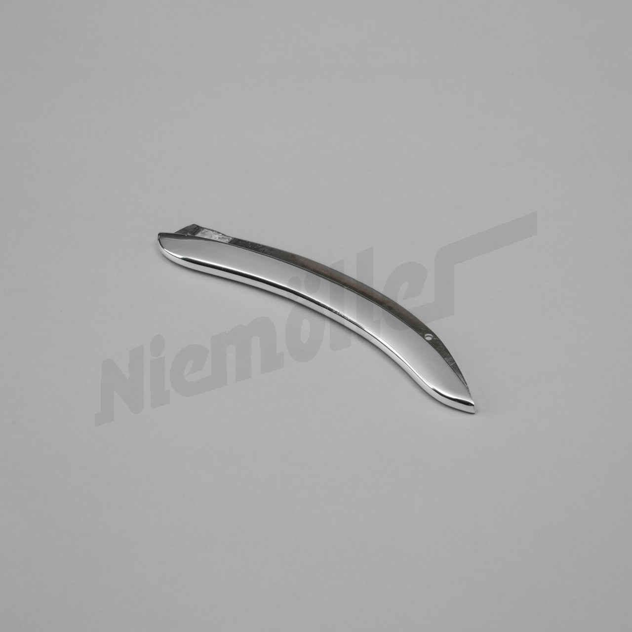 C 83 120a - Listello per la presa d'aria in alto a destra, disponibile solo in 2a scelta con graffi