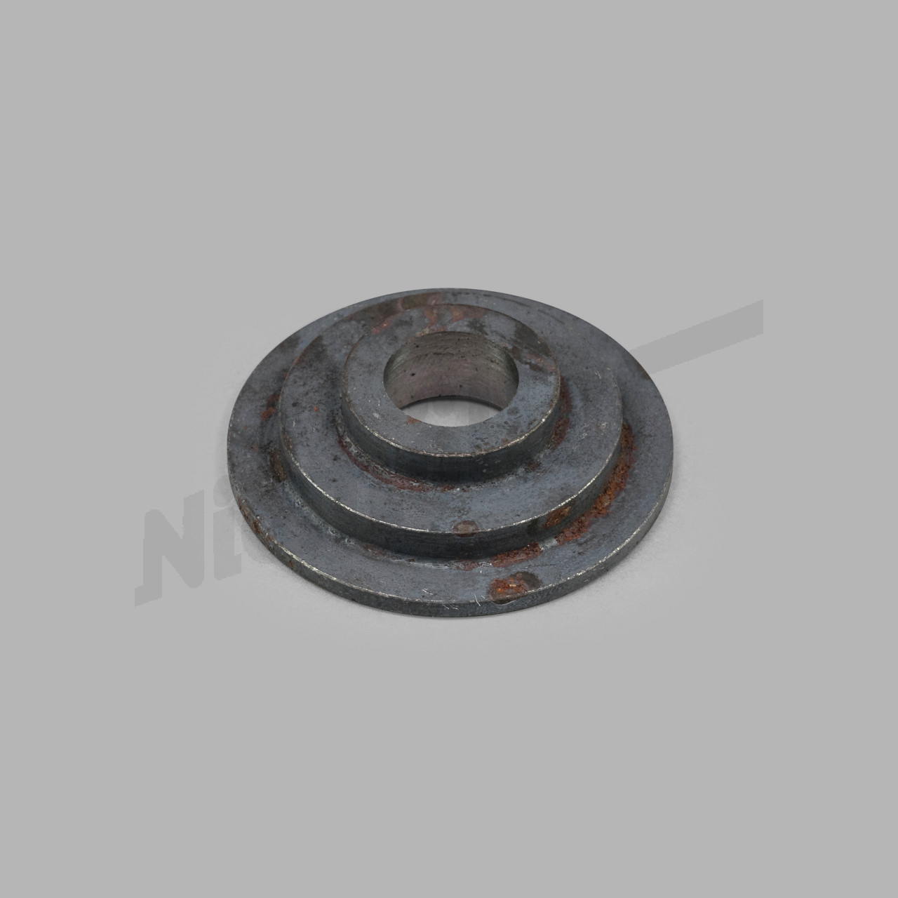 D 05 247 - Valve spring retainer for inlet
