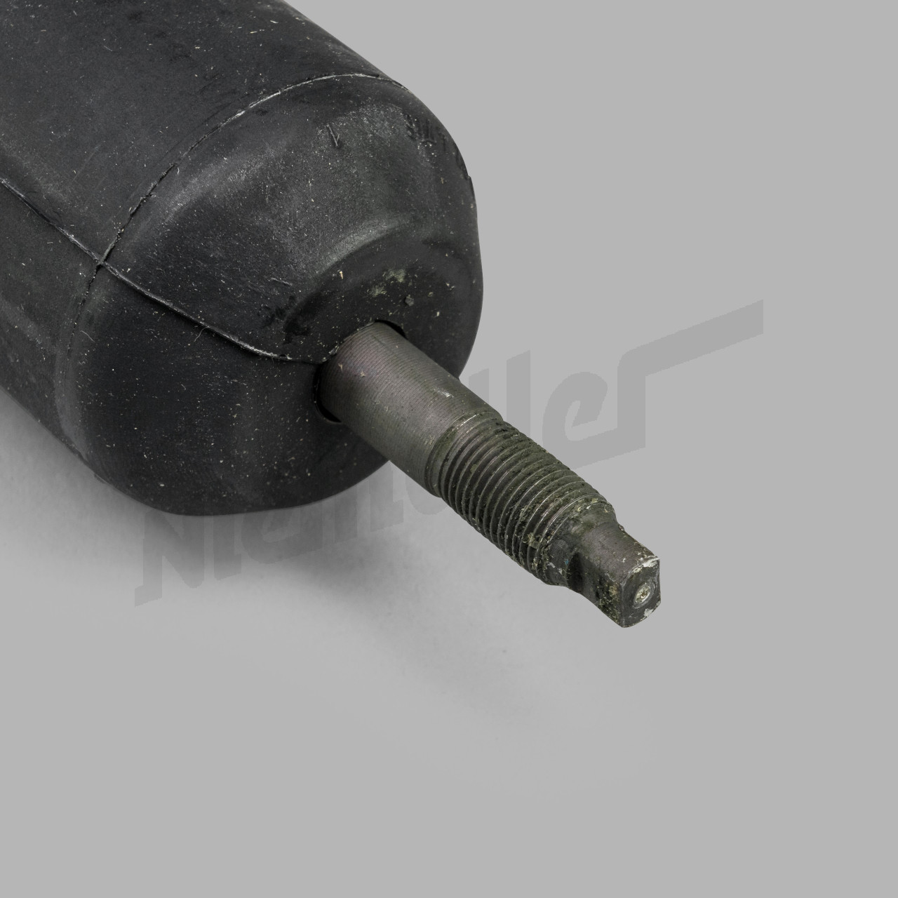 D 32 127 - Amortisseur avant