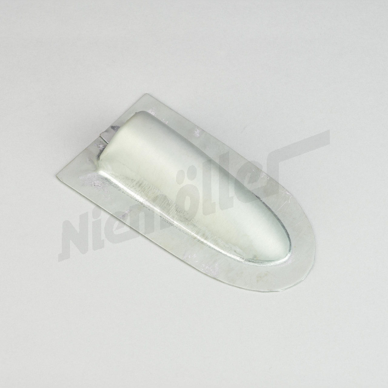 F 61 048 - Couvercle (câble du frein de stationnement)