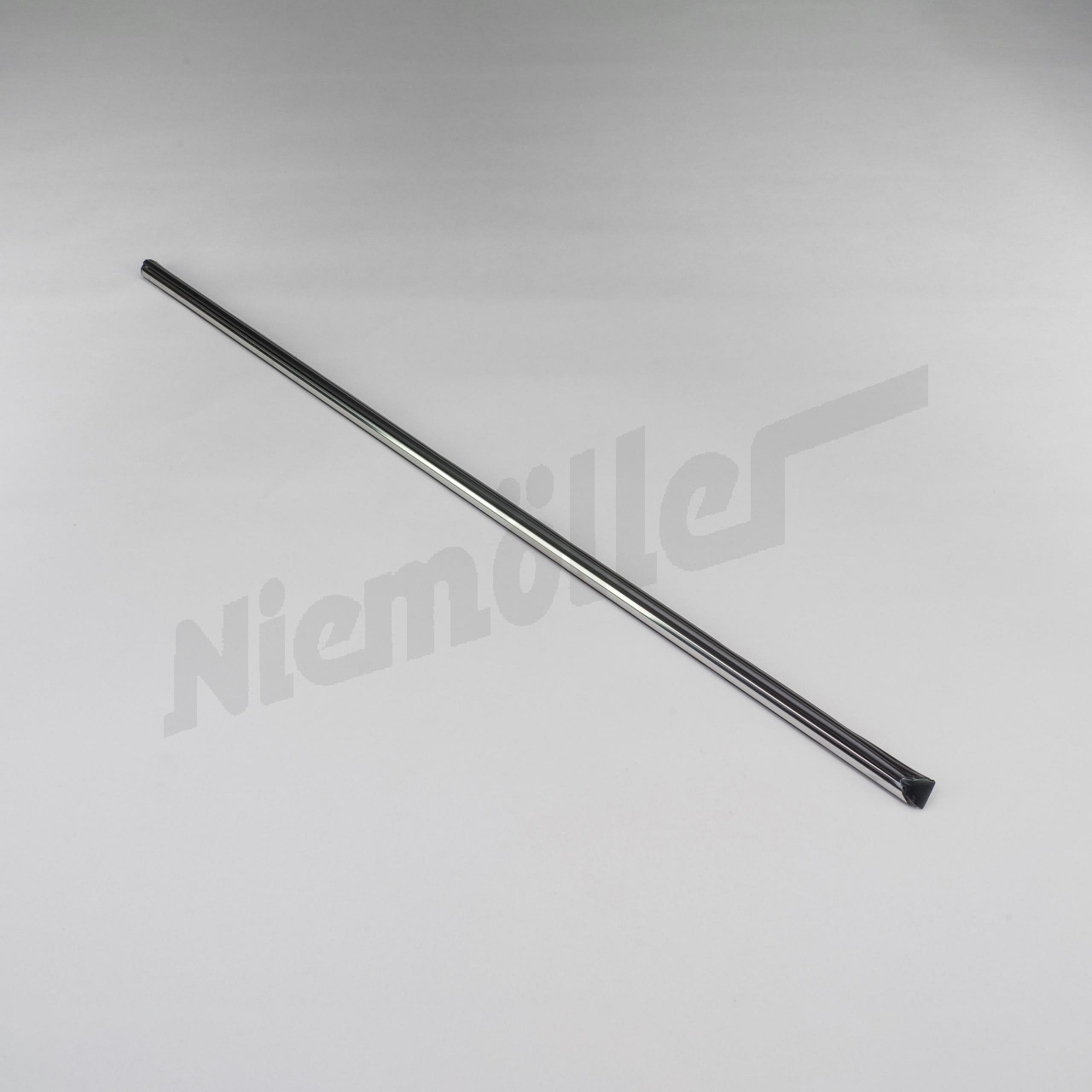 F 73 134 - Trymer tylnych drzwi z lewej strony