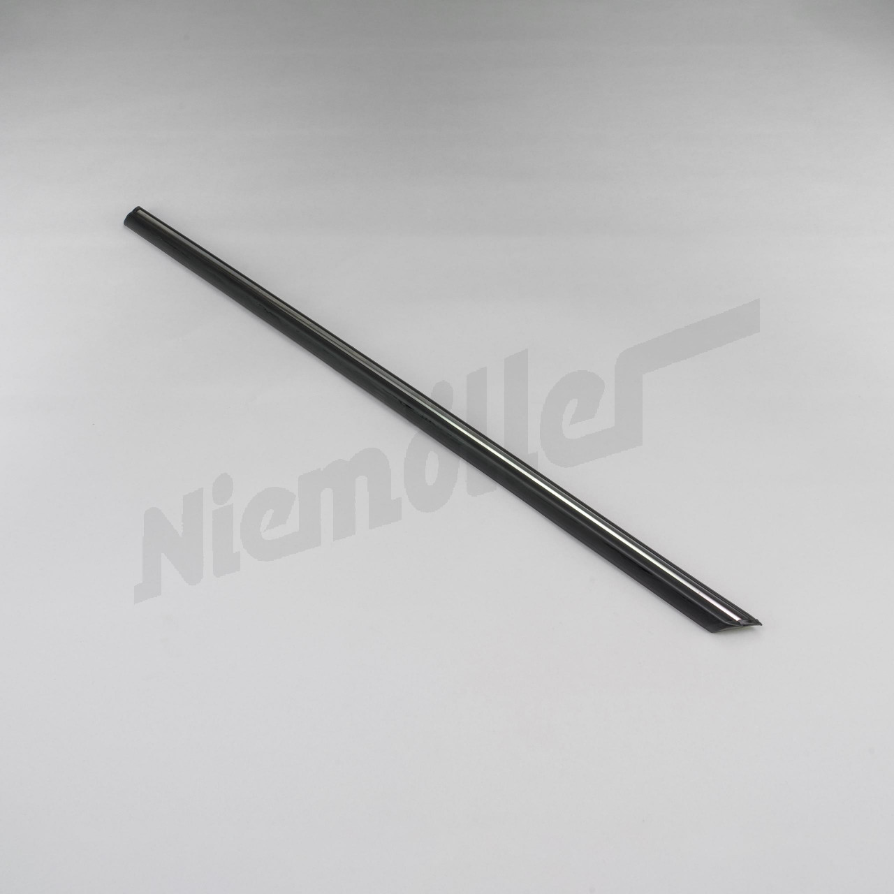 F 73 329 - Baguette décorative à droite