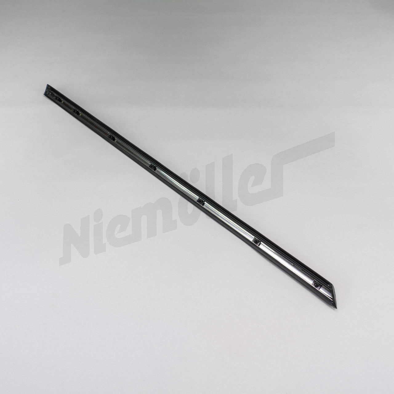 F 73 329 - Baguette décorative à droite