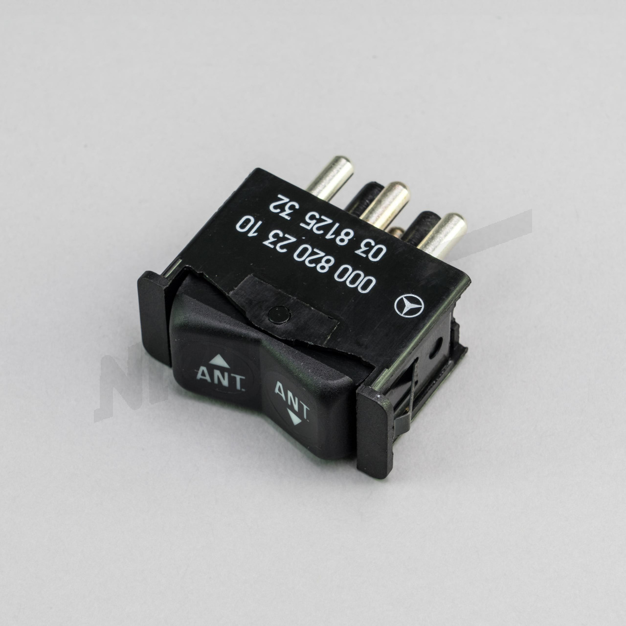 F 82 346 - Anten anahtarı