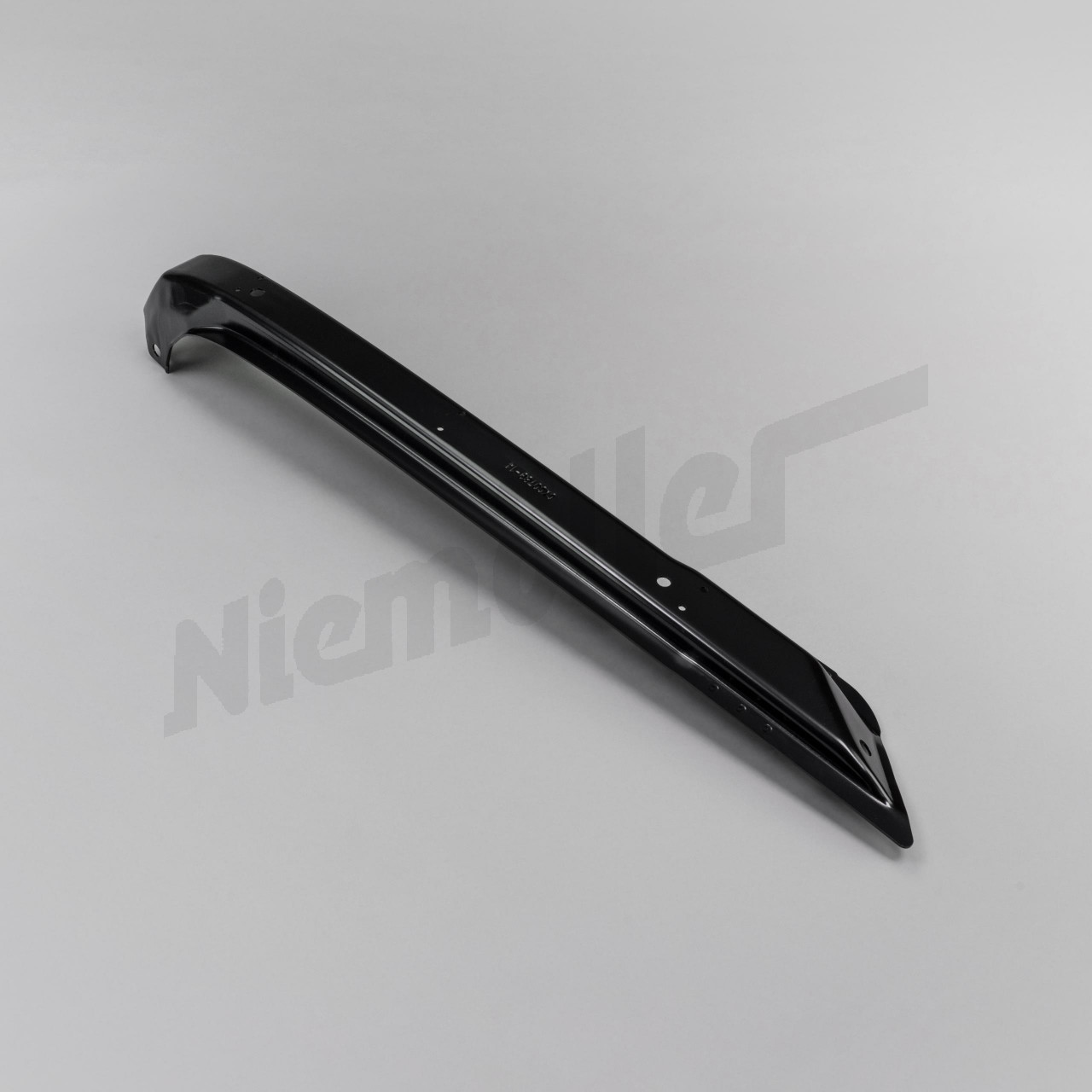 F 88 487 - bumper stiffener LHS