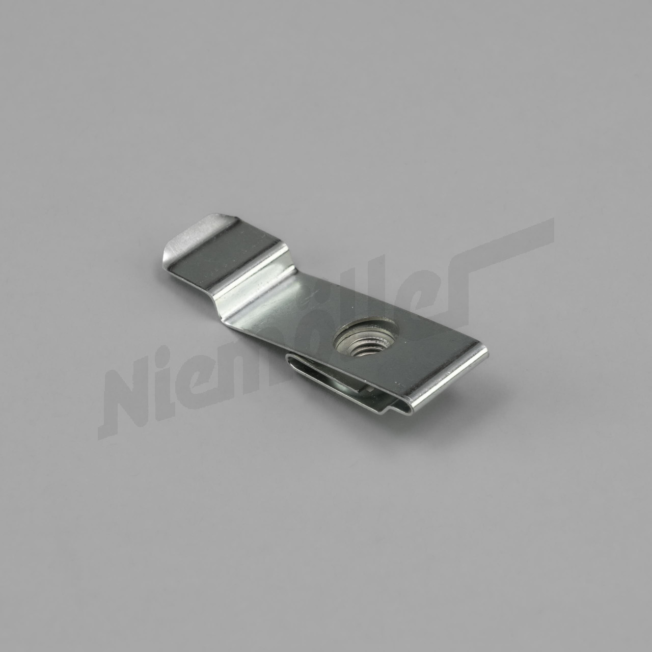 G 91 068 - nut holder