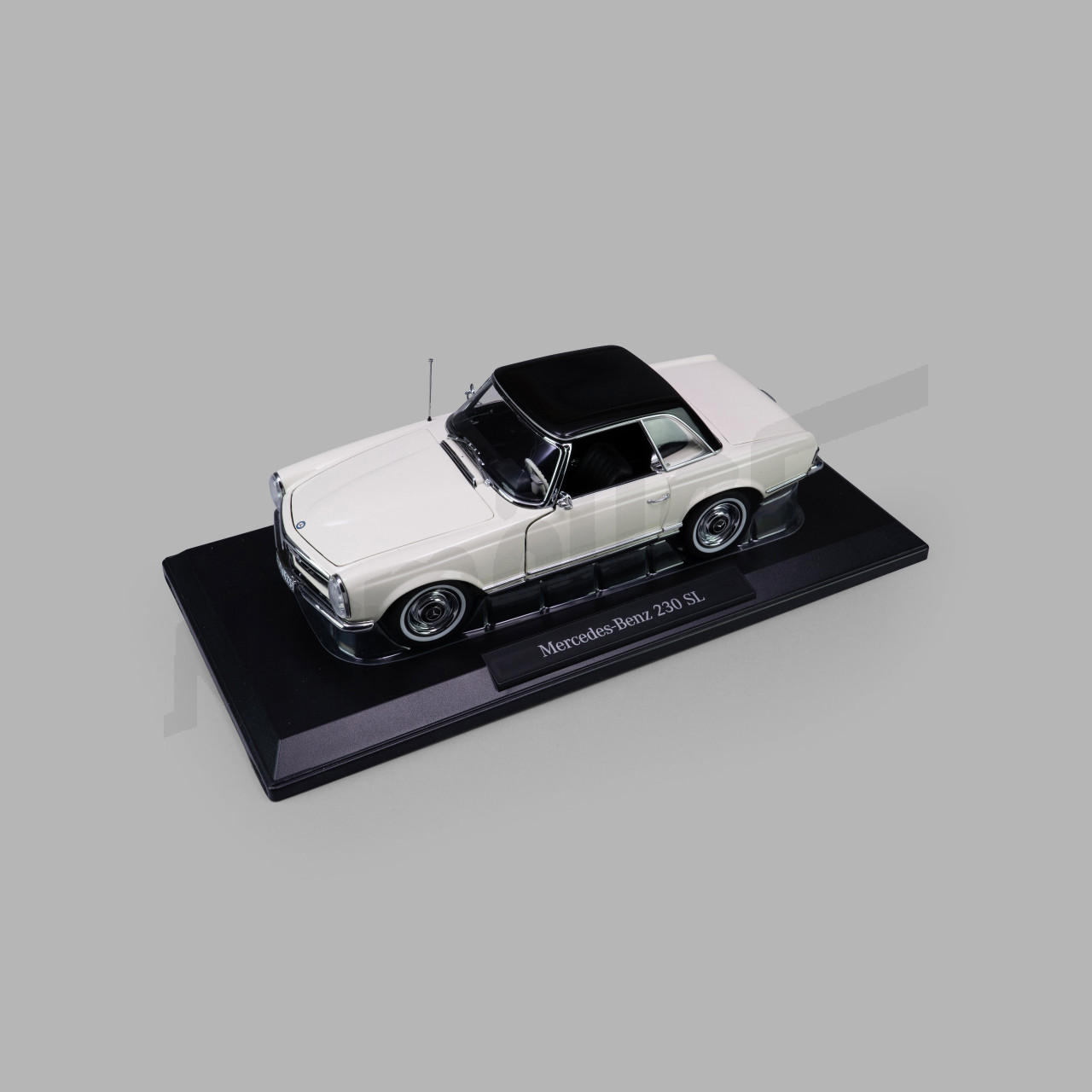 M 02 089 - M.B. W113 230SL, 1963, weiß, Hardtop schwarz, Limitiert 1000 Stück 1:18, Norev