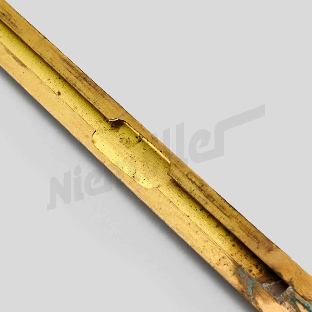 A 69 001 - Sierlijst links voor bestuurdersdeur 170/220BC