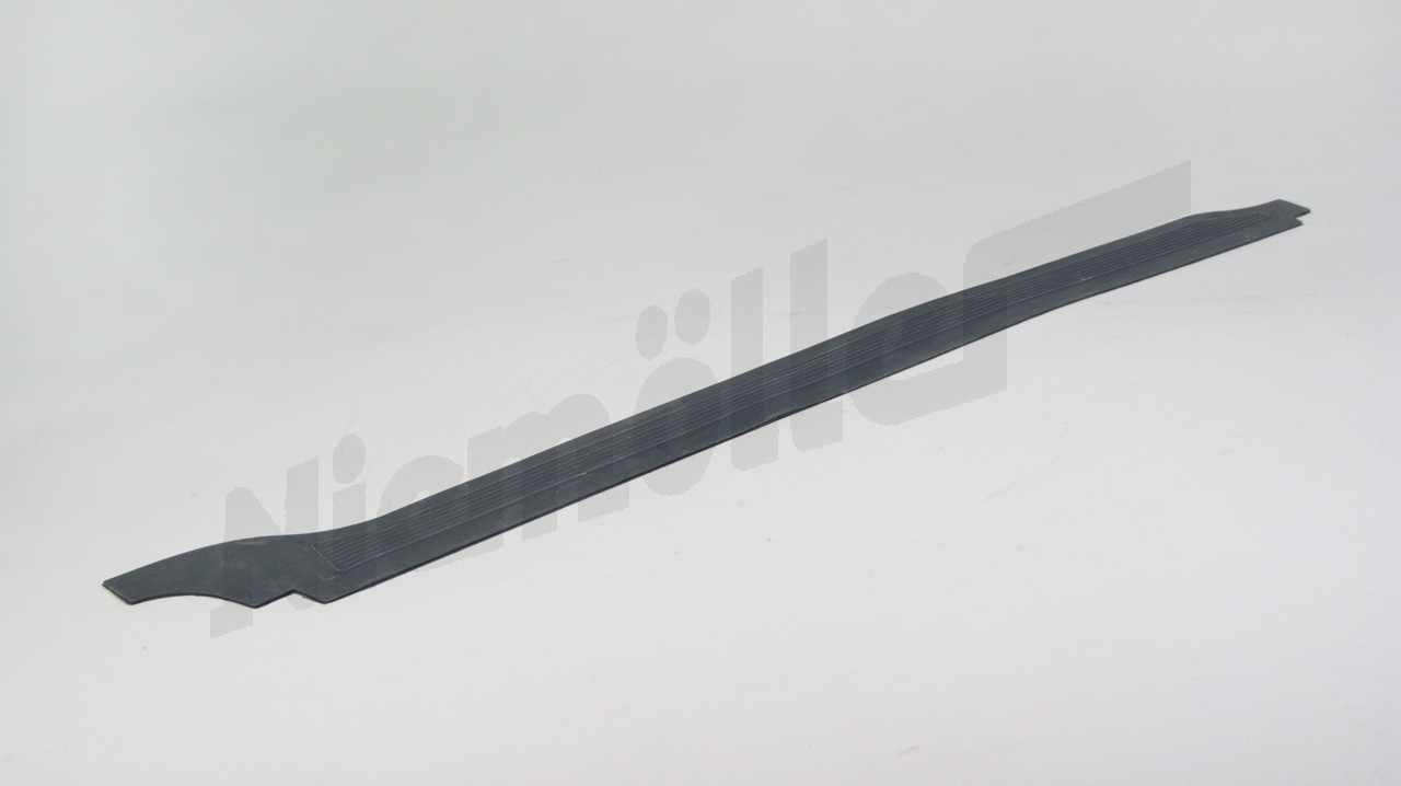 B 68 328 - sill rubber mat, rear left