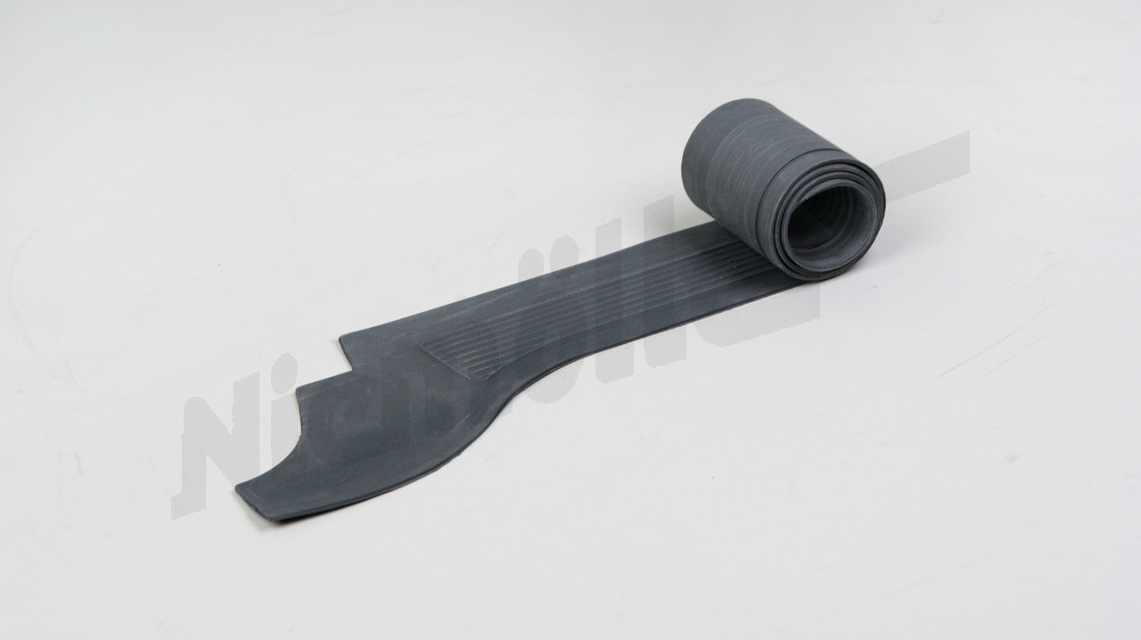 B 68 329 - sill rubber mat, rear right