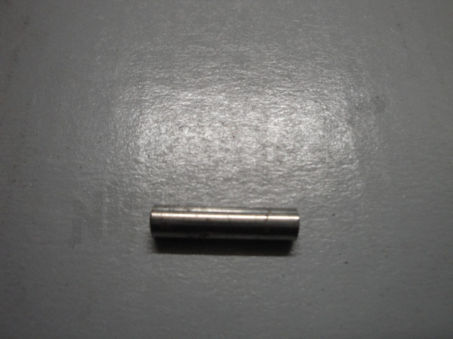 C 09 012 - Shaft for pump lever