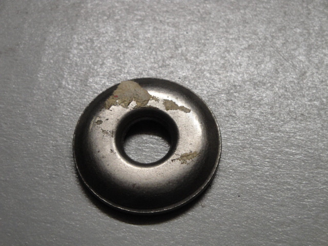 C 32 044 - Plate outside for shock absorber mounting