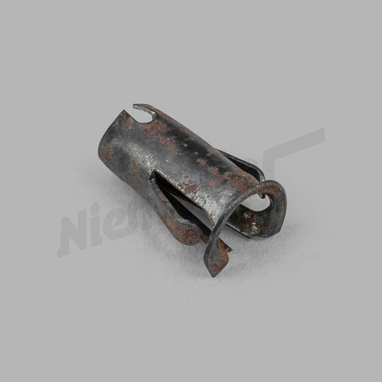 C 68 044 - Round clamp for cladding