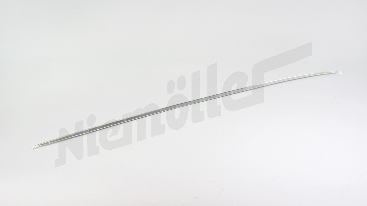 C 69 058 - moulding, right front wing