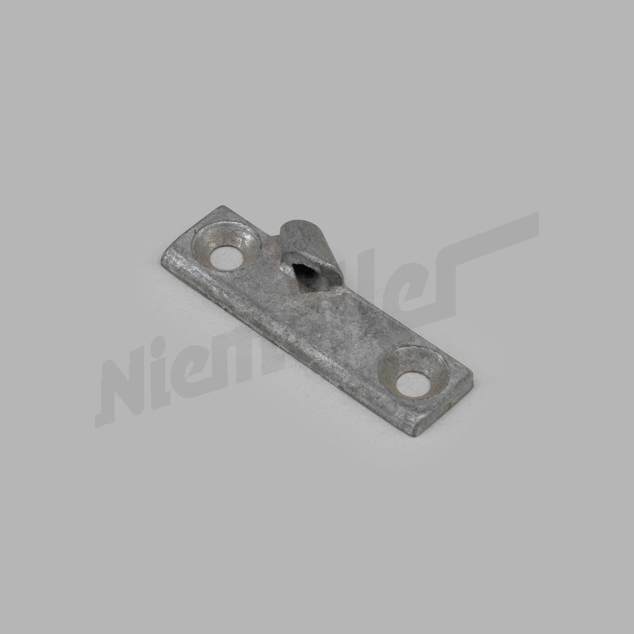 C 72 108 - Vers de la fenêtre pivotante en haut à droite.