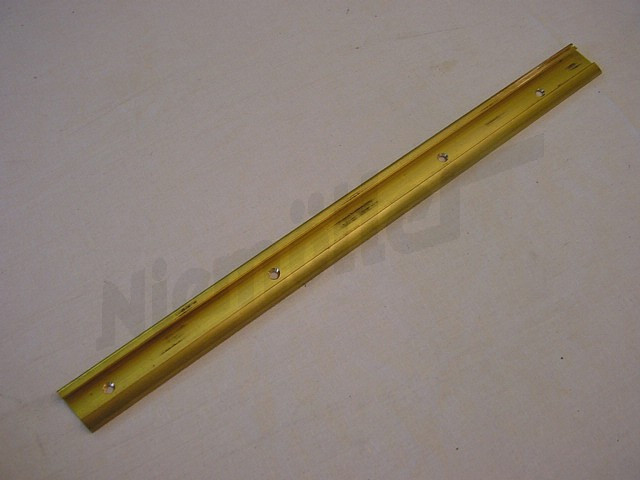 C 72 245 - Szyna uszczelniająca miękkiej pokrywy przedniej lewej