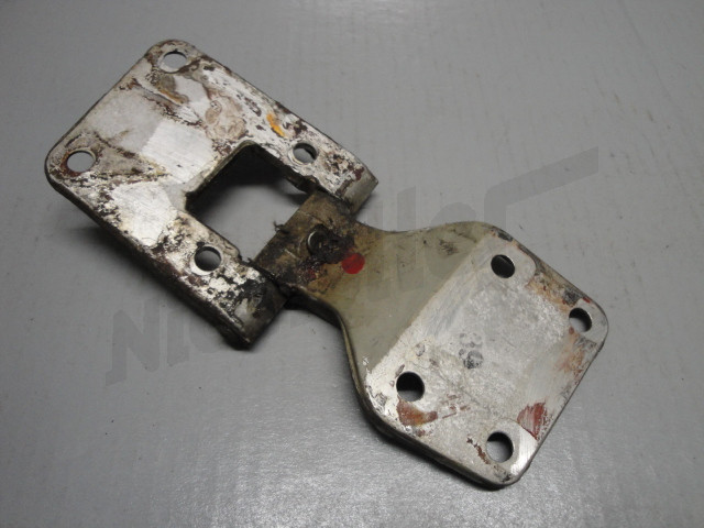 C 73 011 - Zawias u góry po prawej stronie