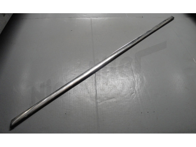 C 73 140 - Drążek dekoracyjny po prawej stronie krawężnika