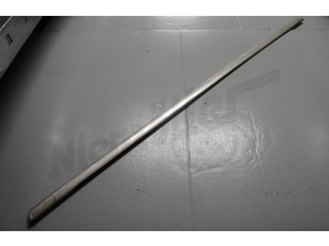 C 73 141 - Damlalıkların sağ tarafında dekoratif çubuk