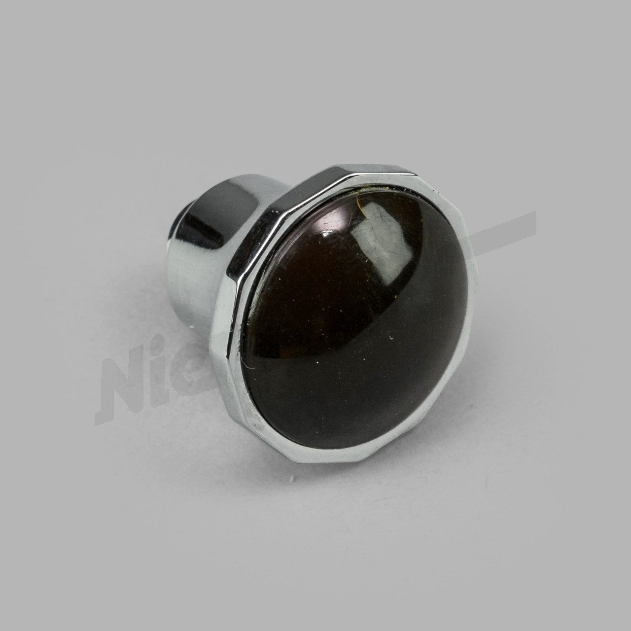 C 82 011 - Verchroomde knop met kraag M4