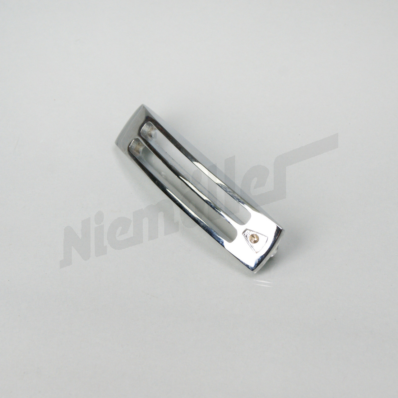 C 83 041a - heater escutcheon LHS/RHS 190SL