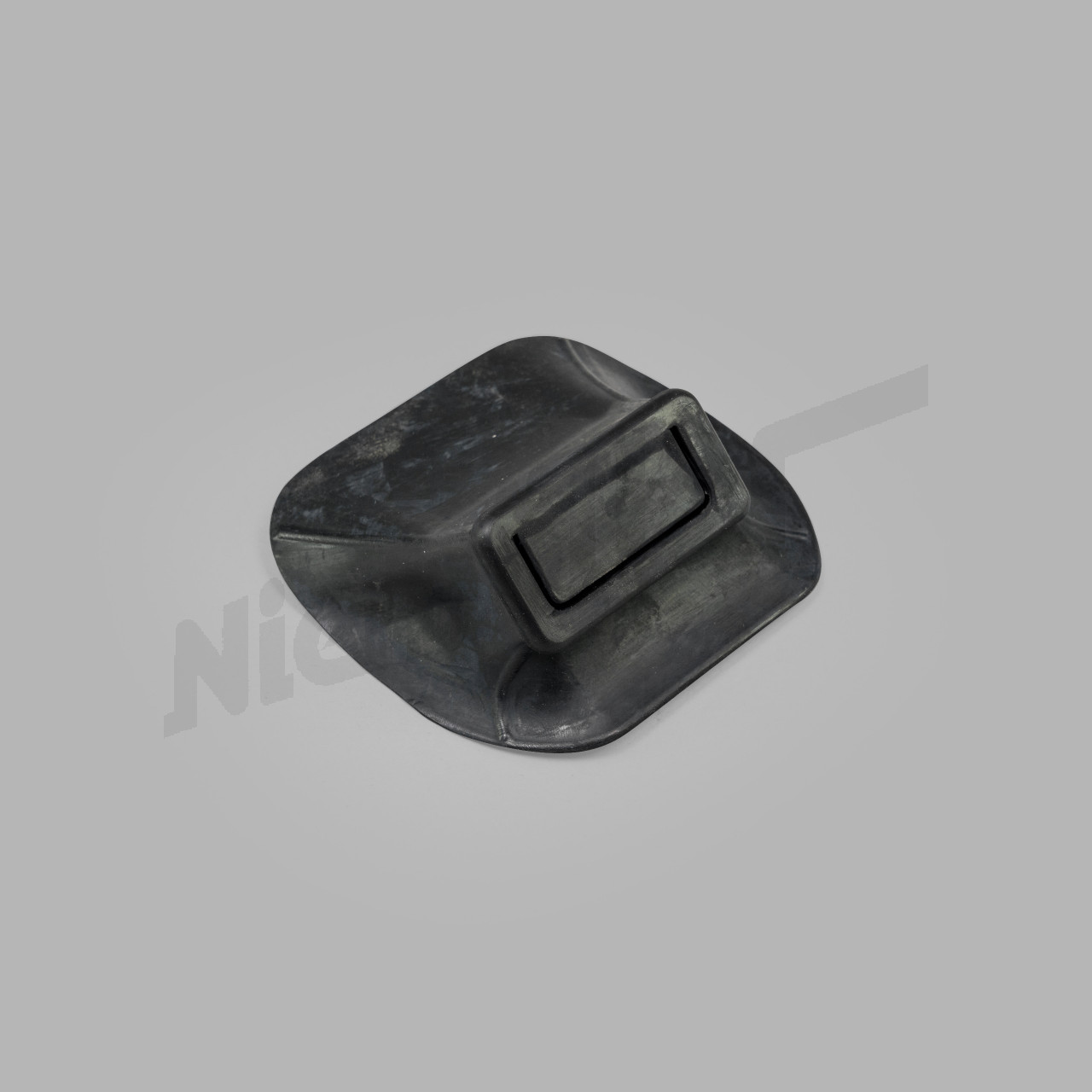 C 88 170c - Polsino destro per il supporto del paraurti posteriore