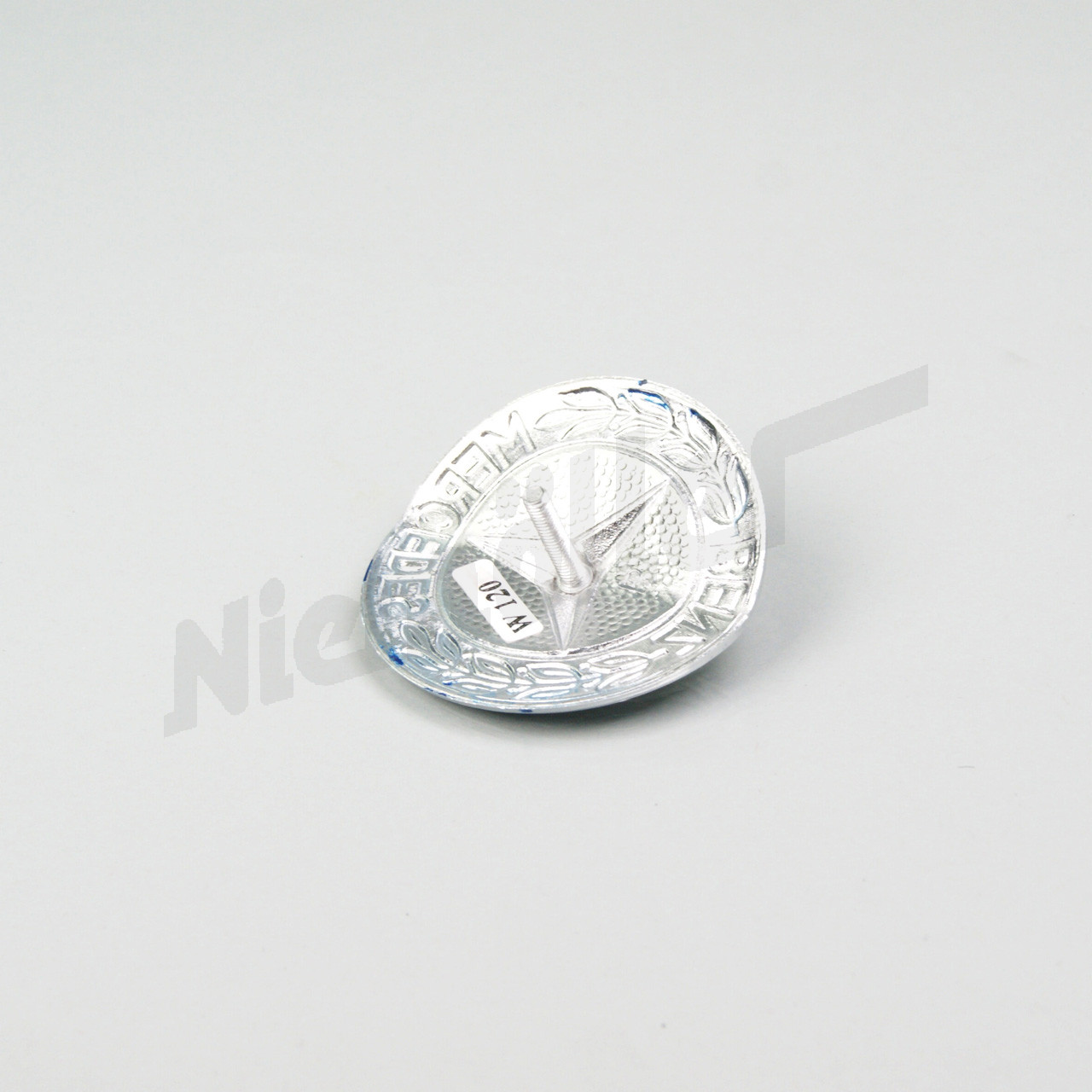 C 88 261 - Firmenzeichen an der Kühlerverkleidung