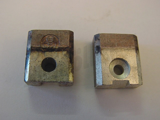 D 15 026 - Set of carbon brushes (4 pieces) without cable for soldering in