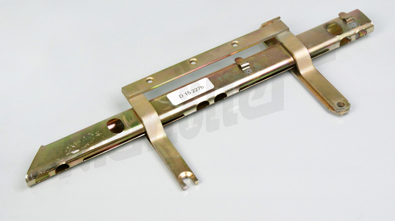 D 15 227b - Tube de protection+pont pour jeu de câbles d'allumage 230SL