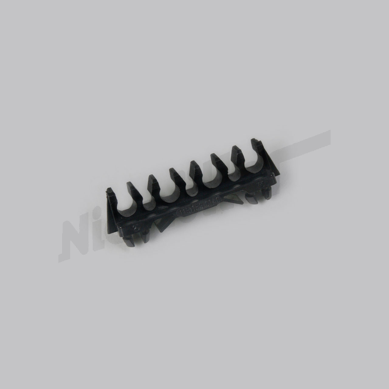 D 15 267 - Uchwyt na 4 kable