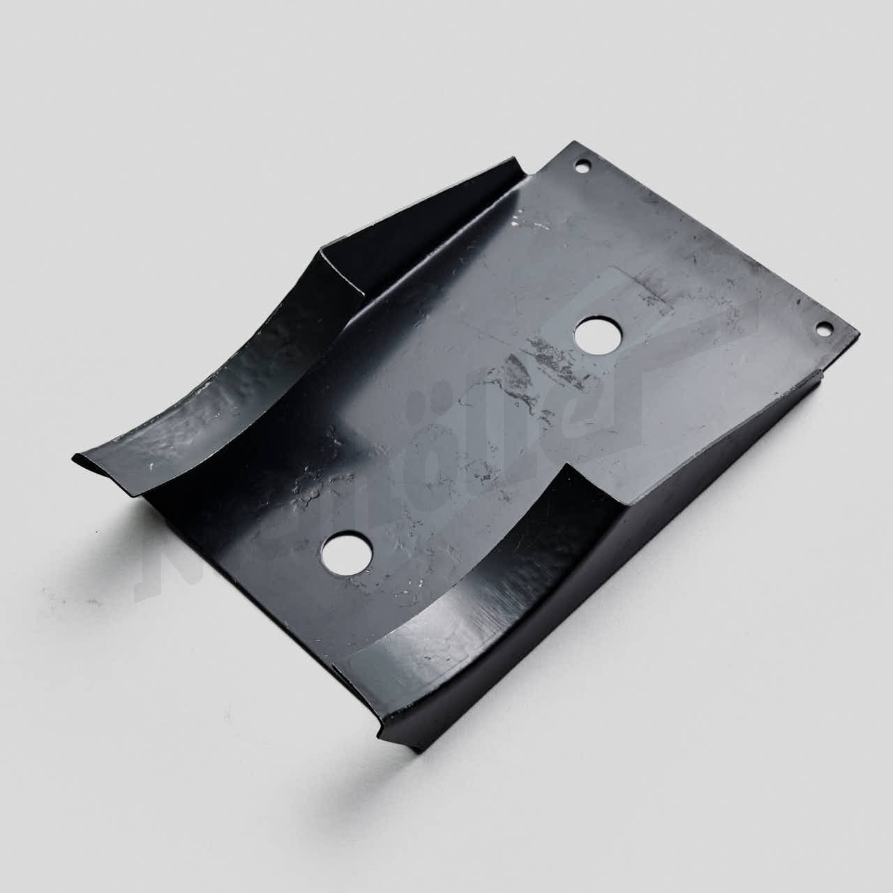 D 50 086 - Uchwyt (zbiornik wyrównawczy na ścianie czołowej)