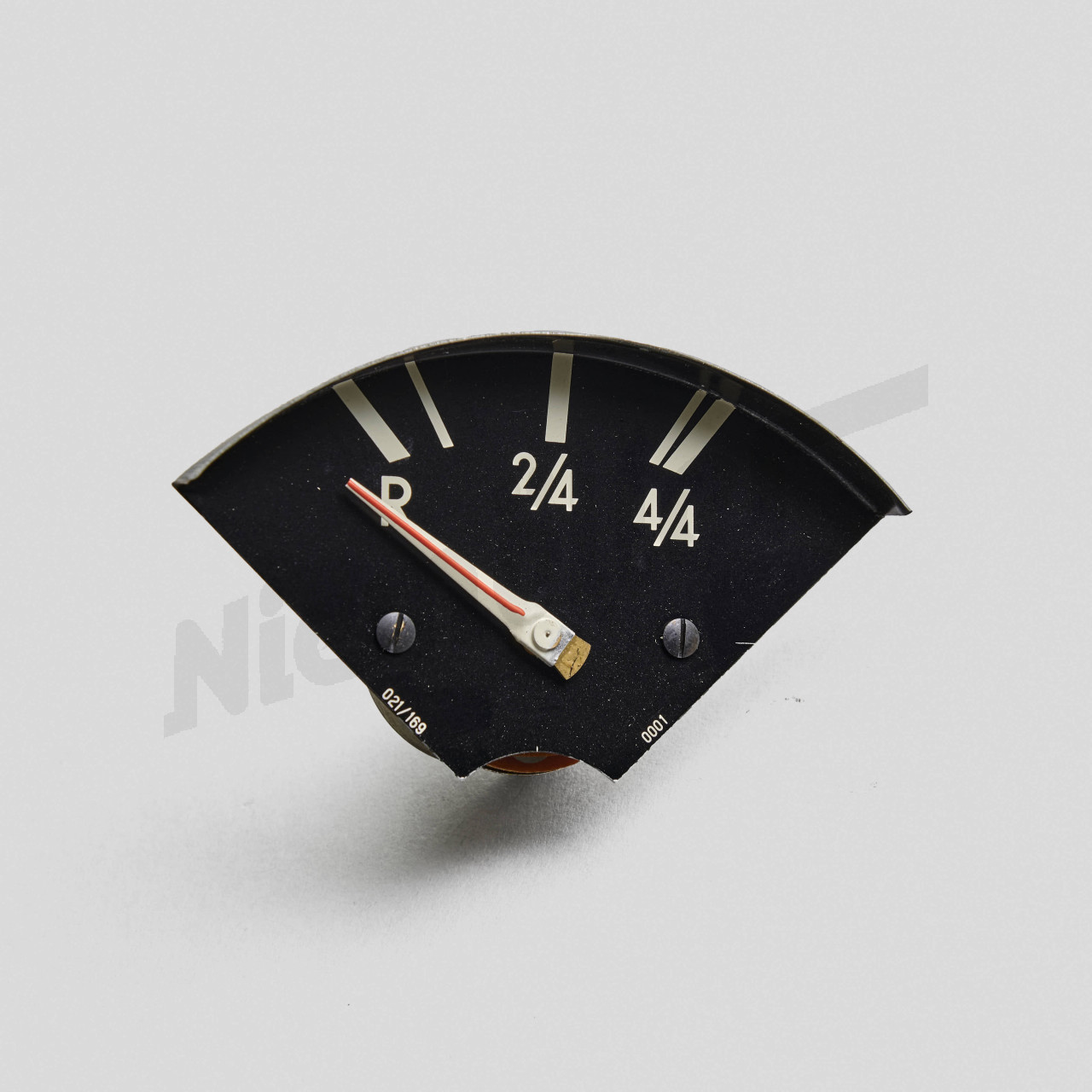 D 54 715 - Indicateur de carburant