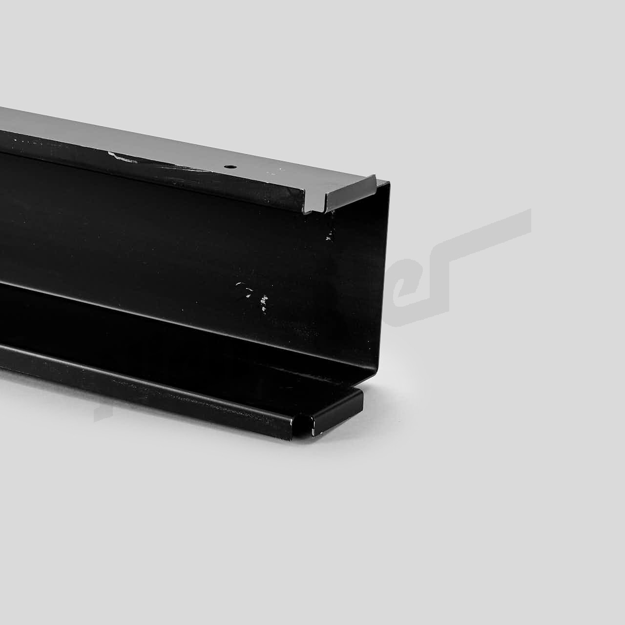 D 61 077 - side member RHS reproduction without jack points