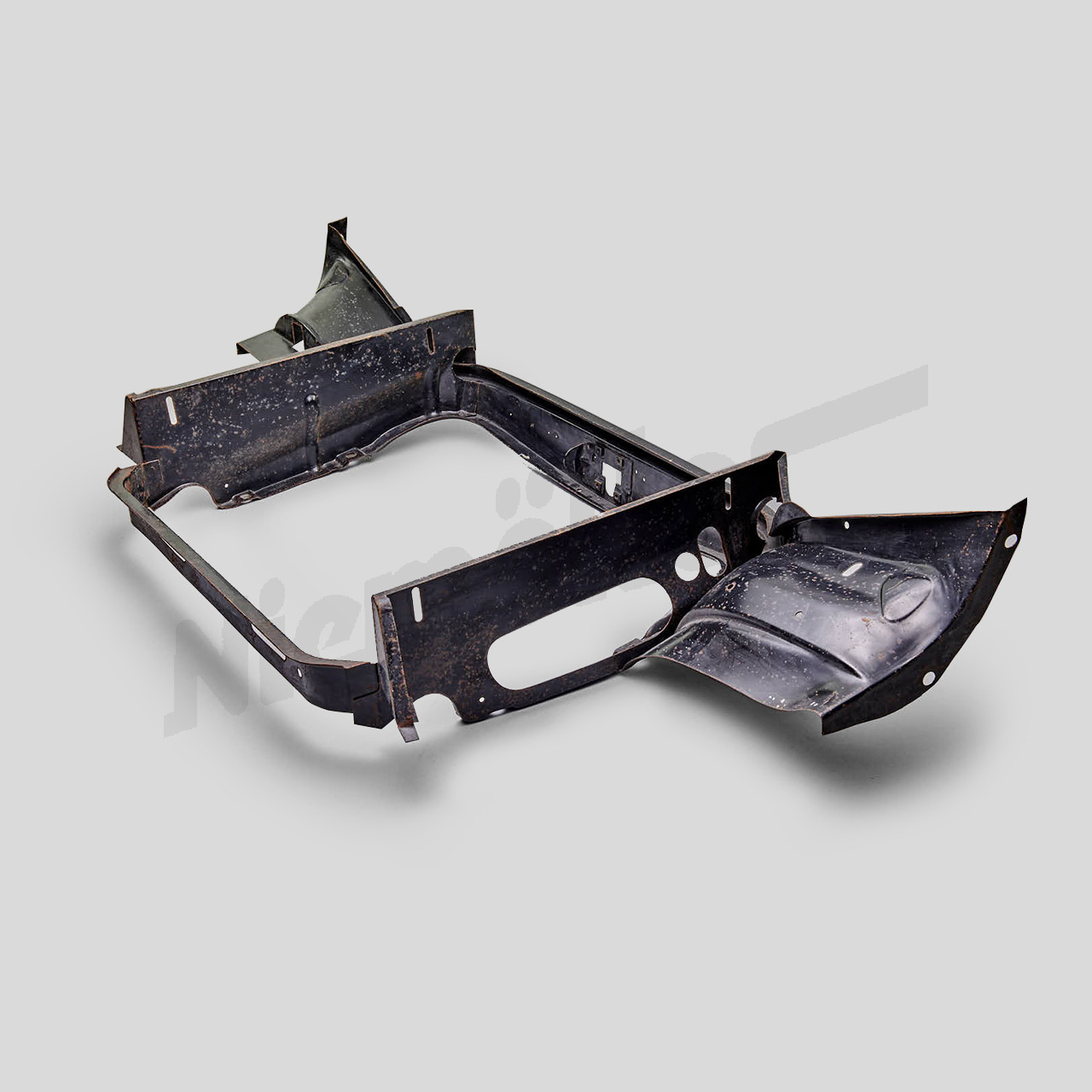 D 62 121 - Front stiffener