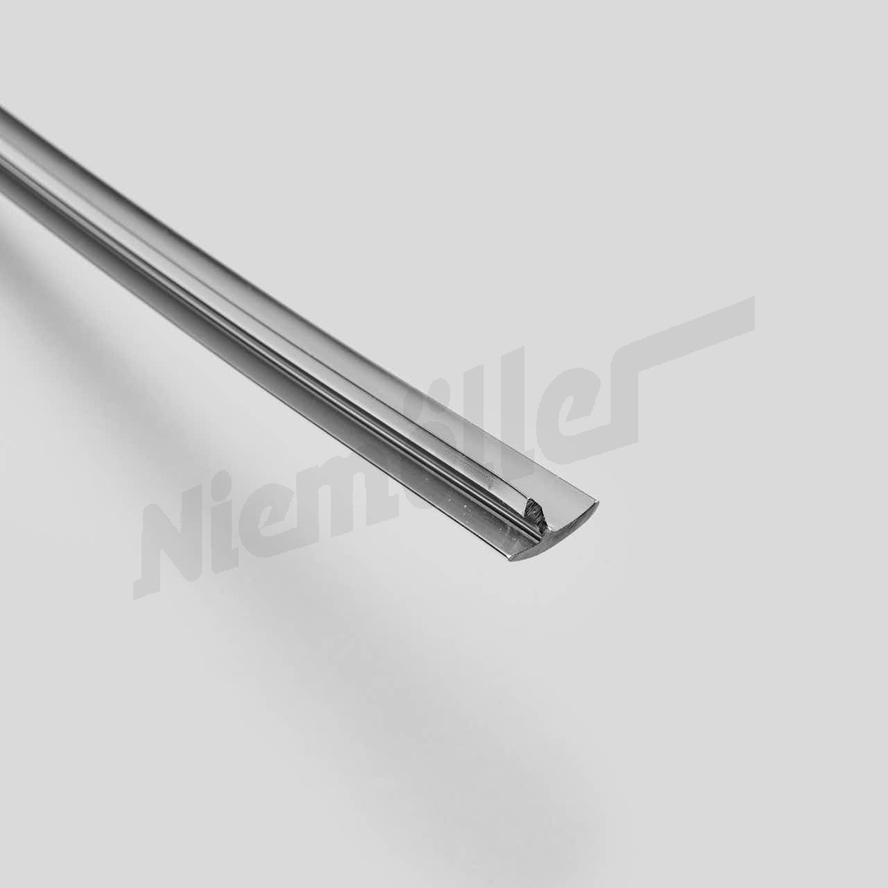 D 67 257 - Ön cam için sol dekoratif çerçeve