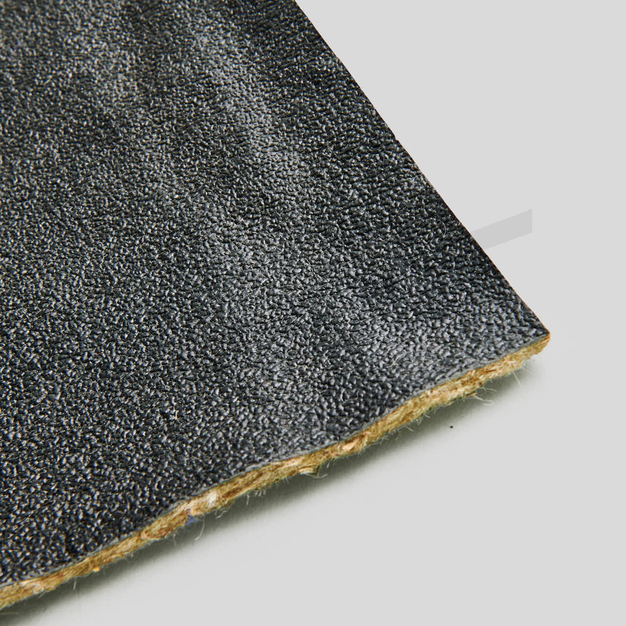 D 68 330b - Izolacja ściany czołowej Stocznia o szerokości 1,35 mm i grubości ok. 5 mm