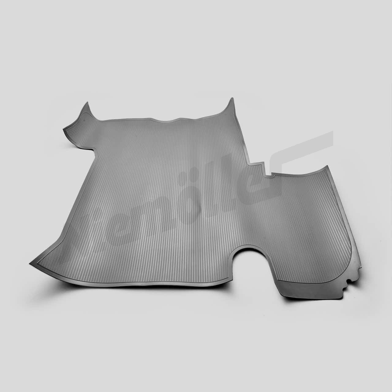 D 68 375 - gumowy kufer na maty, stojące koło zapasowe