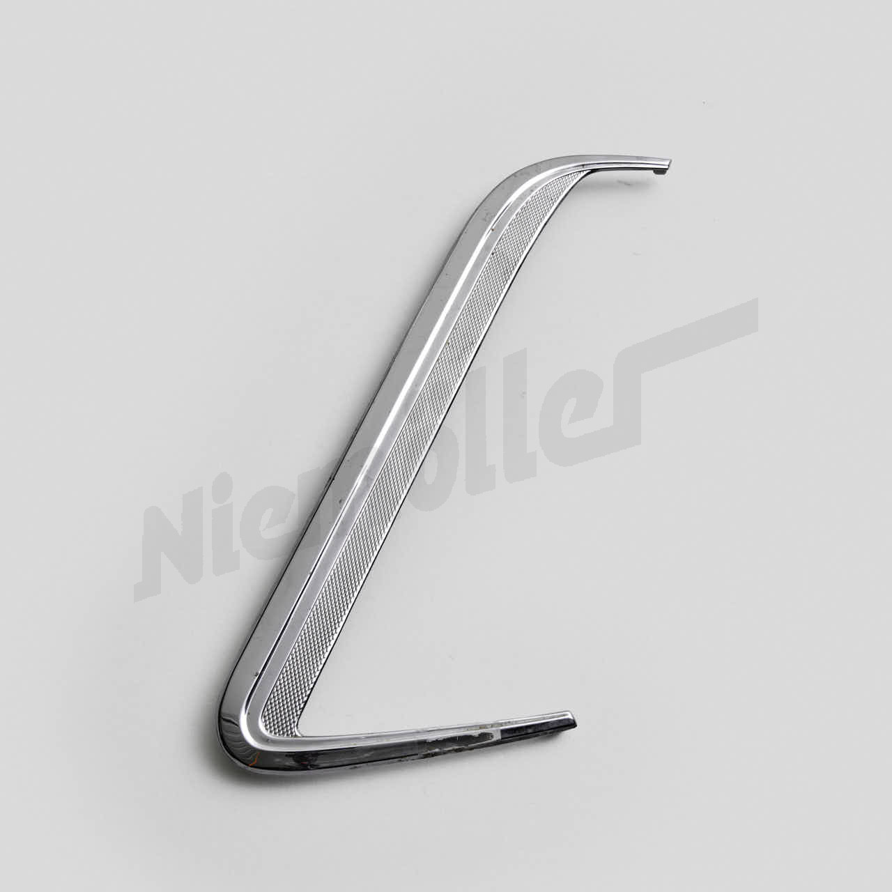 D 69 108 - Panel dekoracyjny po prawej stronie