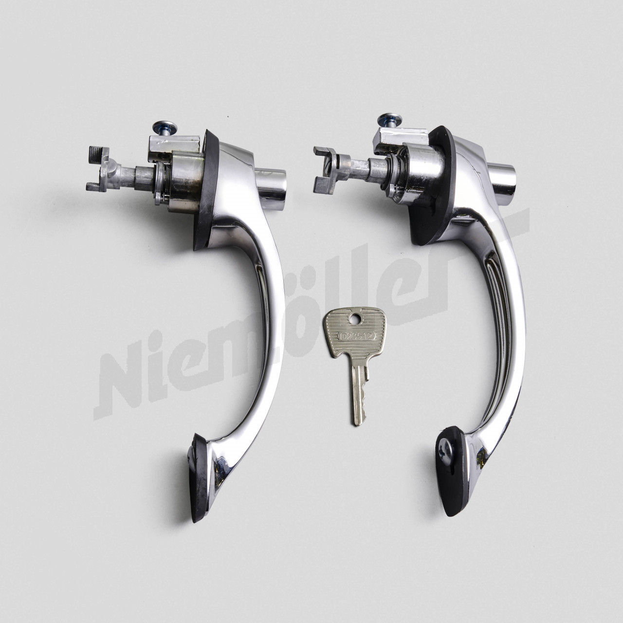 D 72 070a - Para klamek drzwiowych wczesne W110,111,112,113