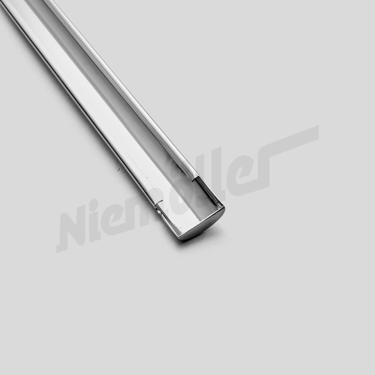 D 72 725 - Zierstab rechts an Fahrertüren über den Wulstansätzen