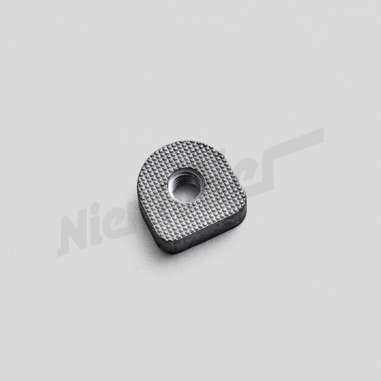 D 72 870 - Nut