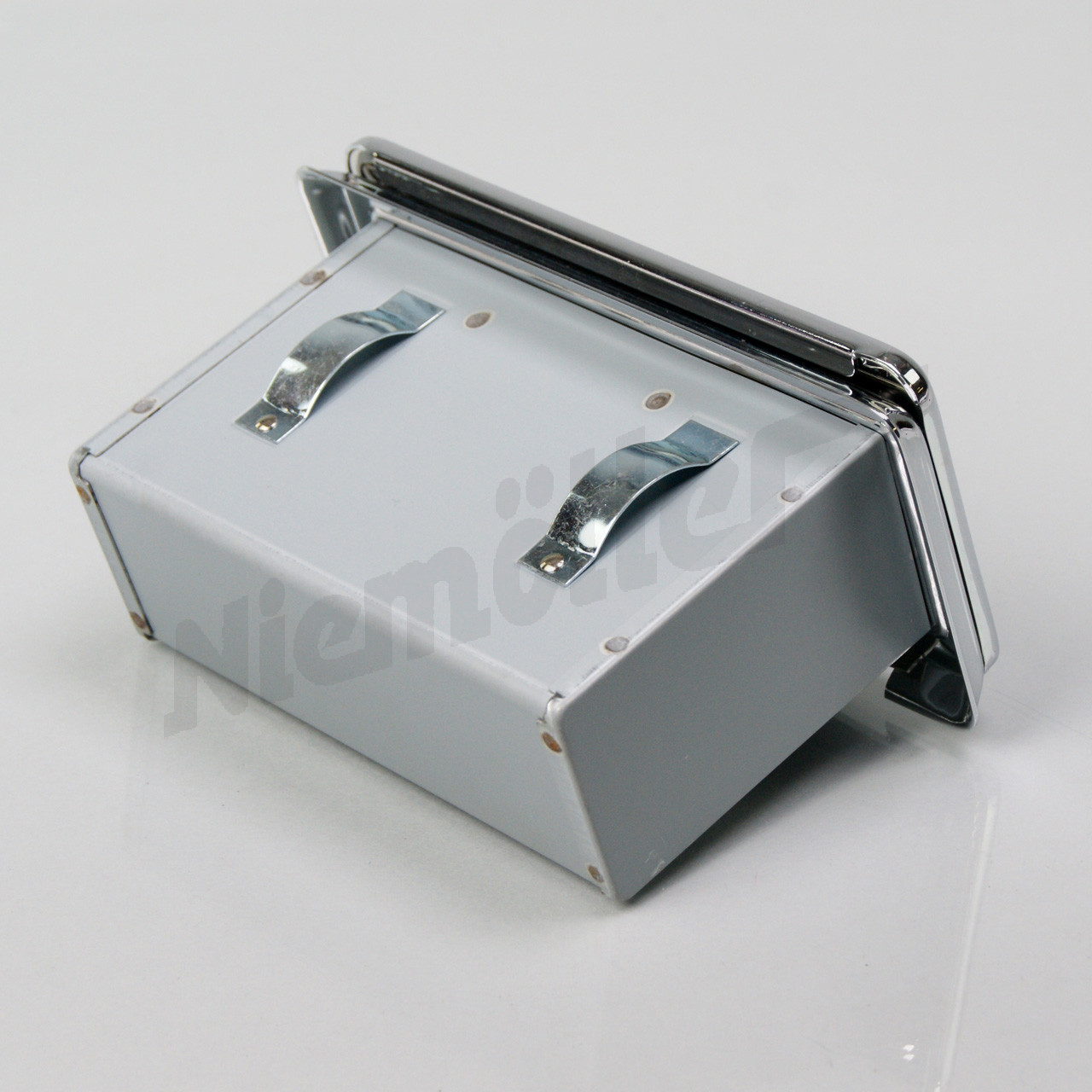 D 81 158a - Pagoda küllük / beyaz