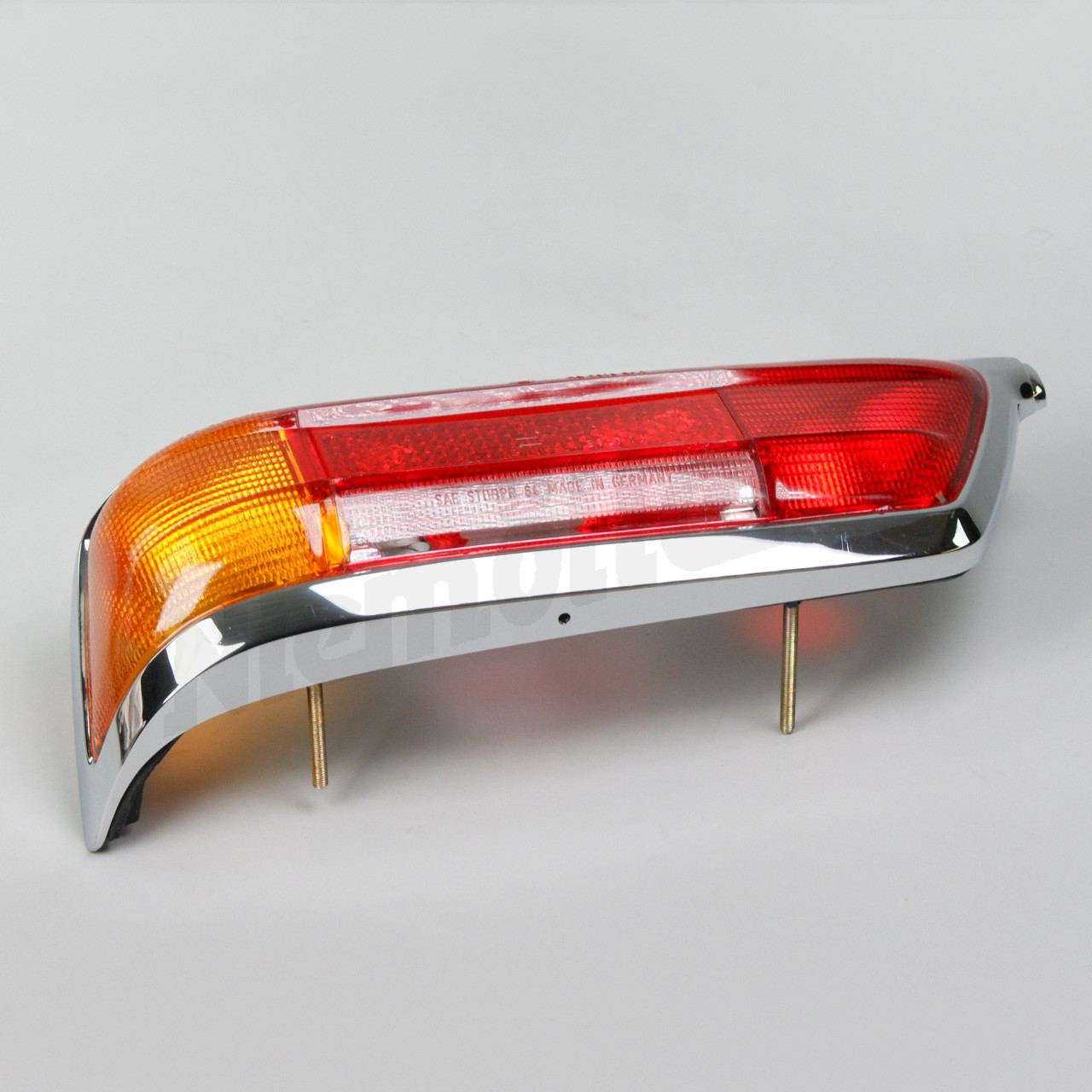 D 82 605 - Arka lamba kapağı sol W111 erken sarı gösterge